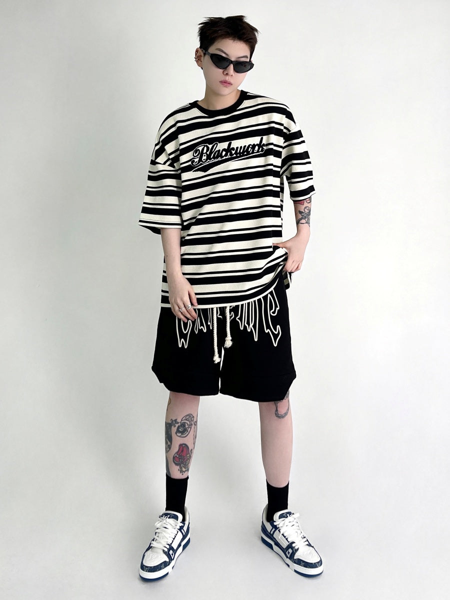 Loose Border Embroidery Letters T-shirt EAT005